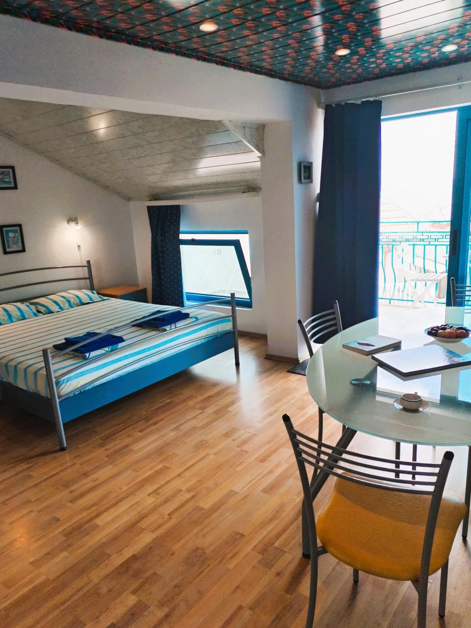 Lira Sto Apartments Pomorie Exterior foto