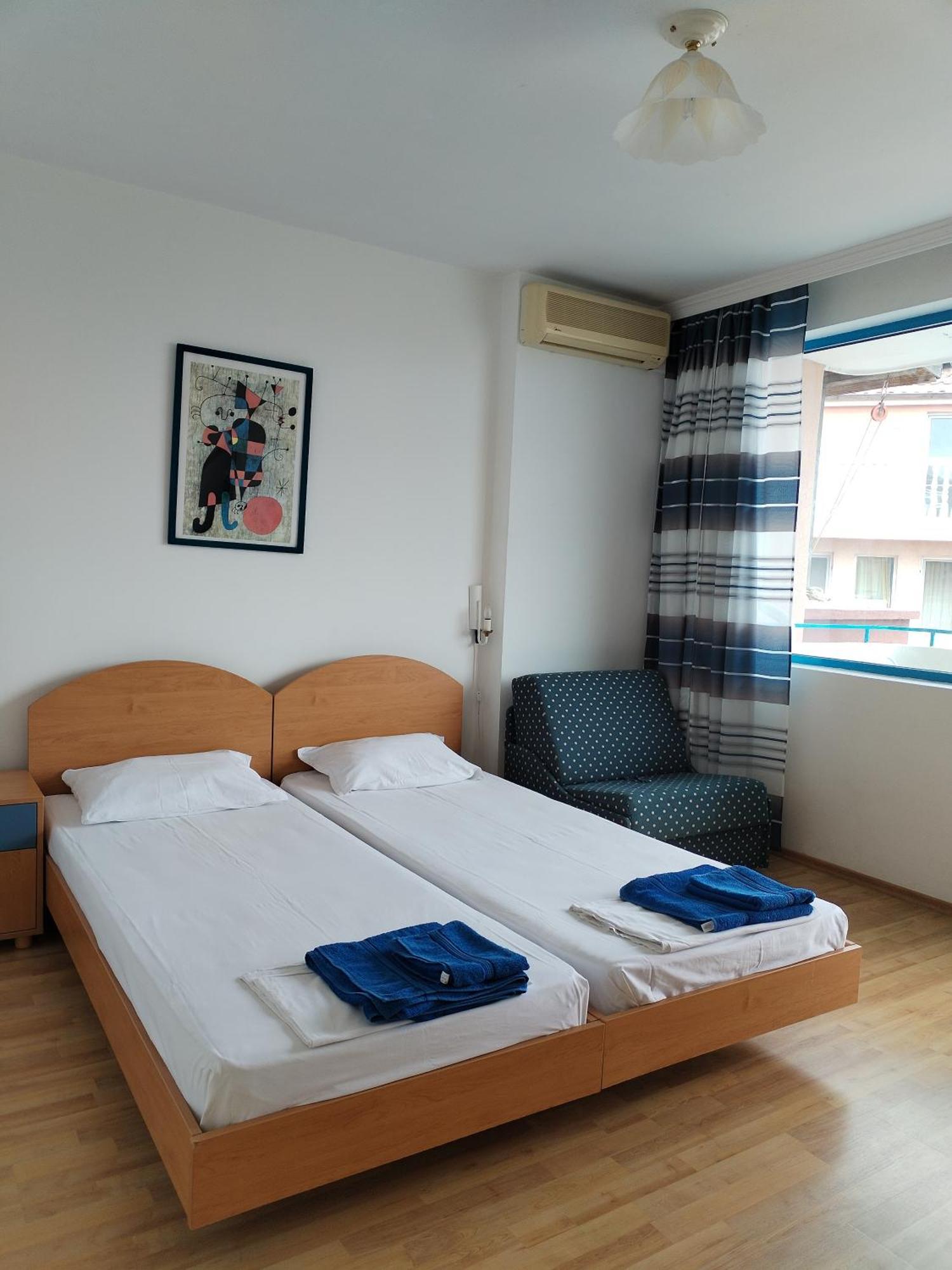 Lira Sto Apartments Pomorie Exterior foto